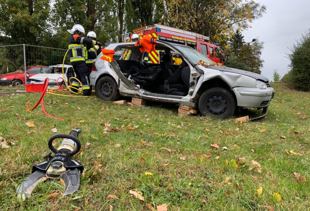 Anstatt Schrottpresse / Das CIS Niederanven-Schüttringen sucht alte Autos für Übungen