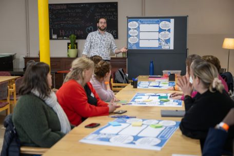 Edvin Ceman moderierte die Arbeitsgruppe „Kommunikation und Sensibilisierung“