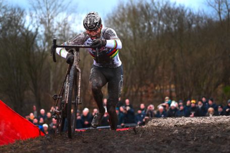 Cyclocross-WM / Van der Poel für die Geschichte, Van Aert für die Spannung