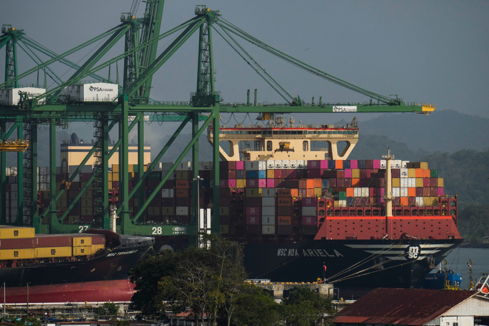 Wirtschaft / EU warnt Trump nach Zollentscheidungen vor Handelskrieg