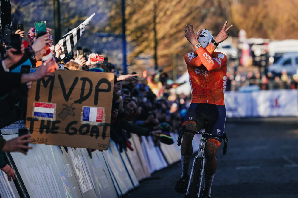 Cyclocross / Im siebten Himmel: Mathieu Van der Poel gewinnt siebten WM-Titel
