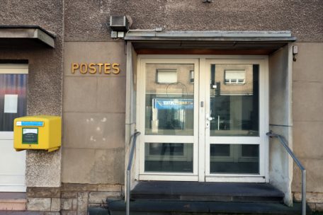 Seit Corona geschlossen. Die Umgestaltung des Postbüros in der rue de Belvaux gestaltet sich offenbar sehr schwierig.