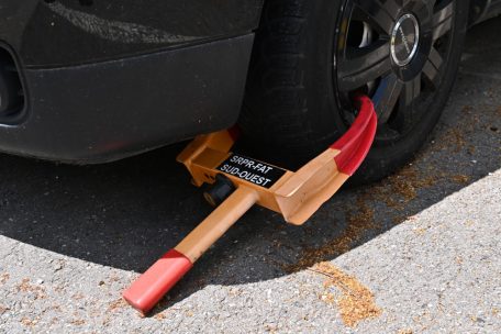 Leserforum / Problem – Parkplatz vor seiner Haustür!