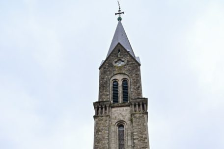 Neben dem Standort in Belval darf die Bruderschaft bis zum Sommer Messen in der St.-Henri-Kirche in Esch Messen feiern