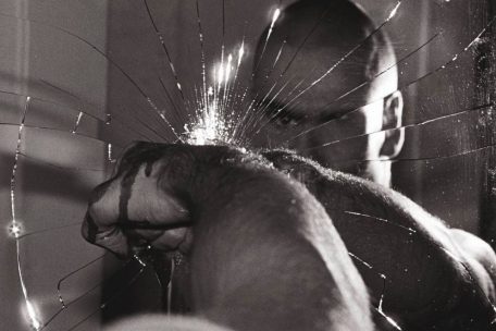 „Damaged“: Henry Rollins auf einem Plattencover von Black Flag