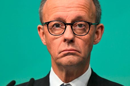 Der Politflüsterer / Interessenkonflikte