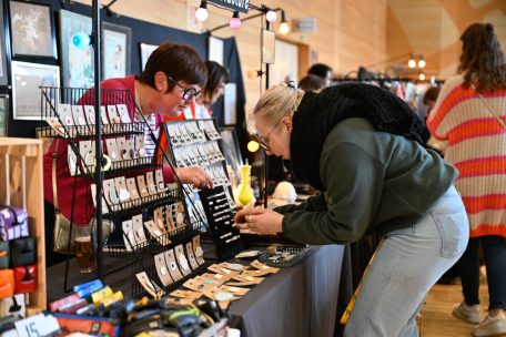 Bildergalerie / Augenschmaus Creators Market: Wo Kunst auf Handwerk trifft