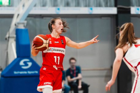 Immer ein Auge für ihre Mitspielerinnen: Eine der Leistungsträgerinnen im ersten Zeitfenster war Aufbauspielerin Catherine Mreches