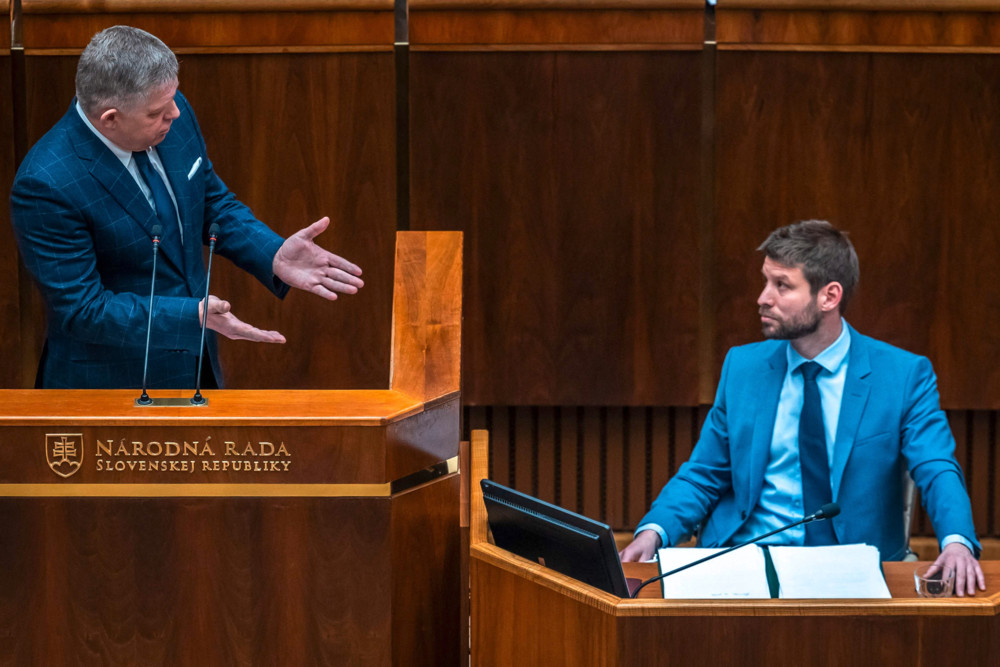 Slowakei / Bratislava in der Gas-Zwickmühle: Robert Fico führt nur mehr Minderheitsregierung an