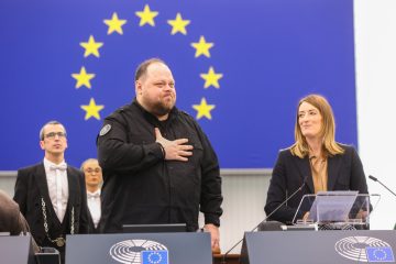 Drei Jahre Krieg / EU-Parlamentarier versprechen Ukraine weitere Unterstützung