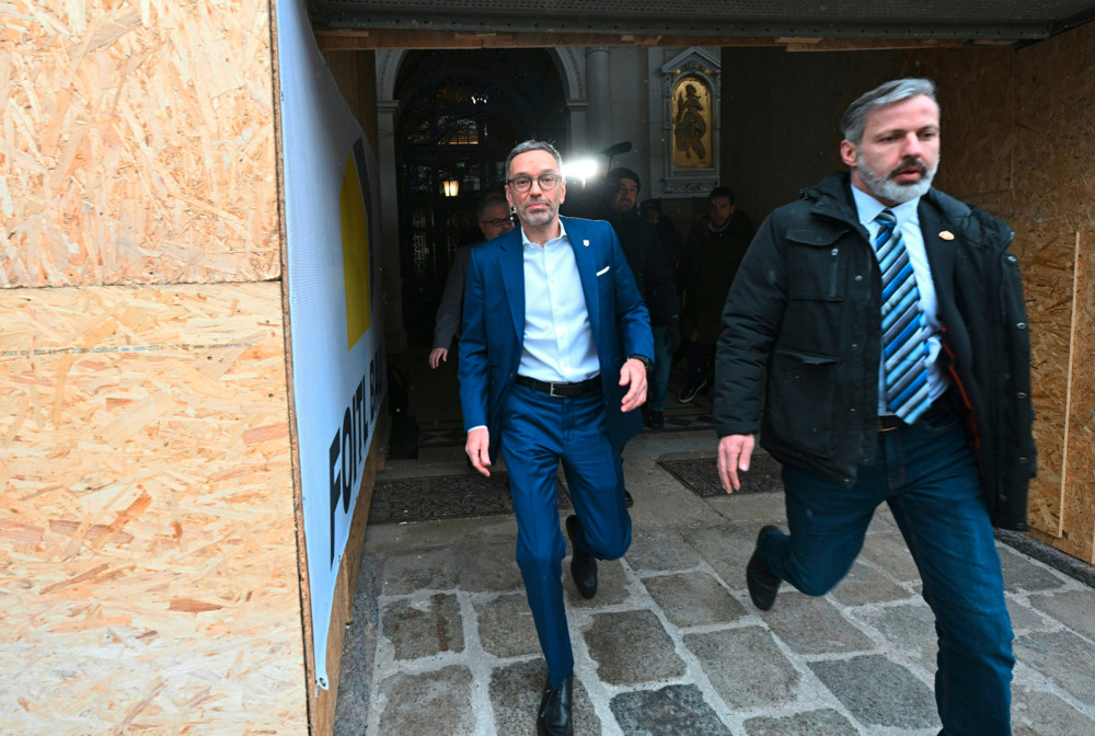 Österreich / Machtberauschte FPÖ überspannte den Bogen: Koalitionsverhandlungen geplatzt