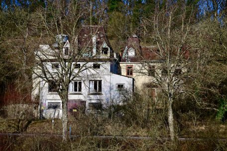 Schloss Weymerich, von der Straße auch betrachtet