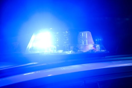 Trier / Mann schraubt Blaulicht auf seinem Kleinwagen – „Zur Warnung von Wildtieren“