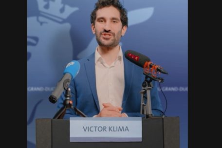 Overshoot Day / Ist Luxemburg bald Nummer eins? Votum Klima parodiert das Wachstumsdogma der Regierung