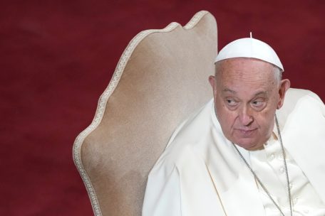 Vatikan / Die Sorgen um den Papst werden größer: Keine Rede mehr von einer baldigen Entlassung 