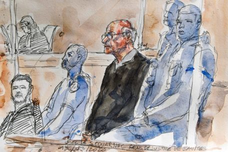 Prozess in Frankreich / Chirurg soll fast 300 Kinder missbraucht haben