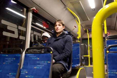 Michael Zochos auf dem Weg nach Hause: Ohne den „Late Night“-Bus hätte er keine Alternative