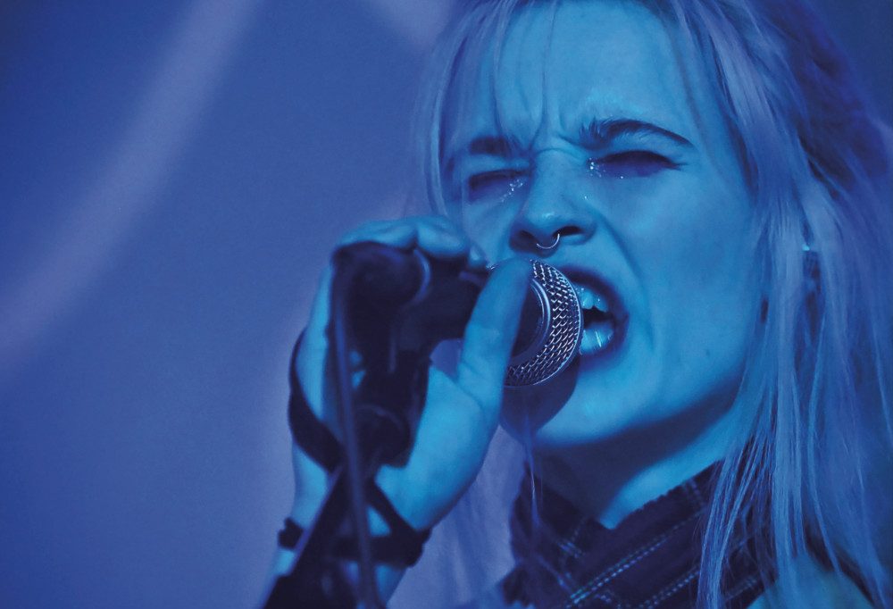 Keine Helden mehr / Diana Burkot von Pussy Riot über falschen Frieden in der Ukraine und Opposition nach Nawalnys Tod