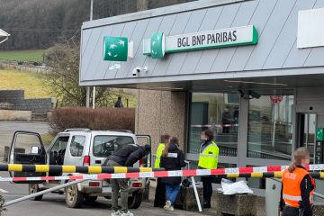 Zwei Personen auf der Flucht / Polizei ermittelt wegen versuchter Sprengung eines Geldautomaten in Kayl/Tetingen