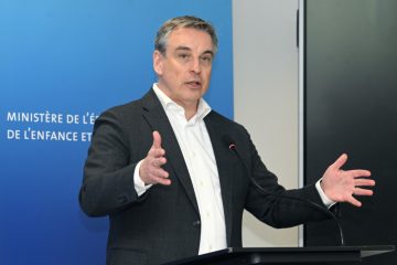 Mehr Bewegung, weniger Bildschirm / Bildungsminister Meisch will junge Menschen nicht an digitale Welt verlieren