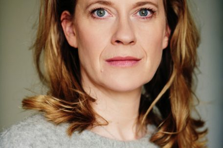 Die Autorin und Schauspielerin Caroline Peters