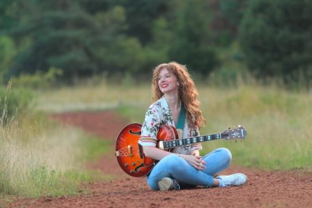 Repr&eacute;sente la sc&egrave;ne luxembourgeoise: Veda Bartringer