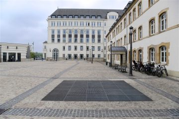 Bezirksgericht Luxemburg / Drama im Gerichtssaal: Angeklagter schlitzt sich mit Rasierklinge die Kehle auf