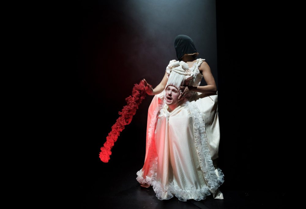 Theaterstück / Deshalb ist „Les jours de la lune“ mehr als nur ein Stück über Regelblutungen