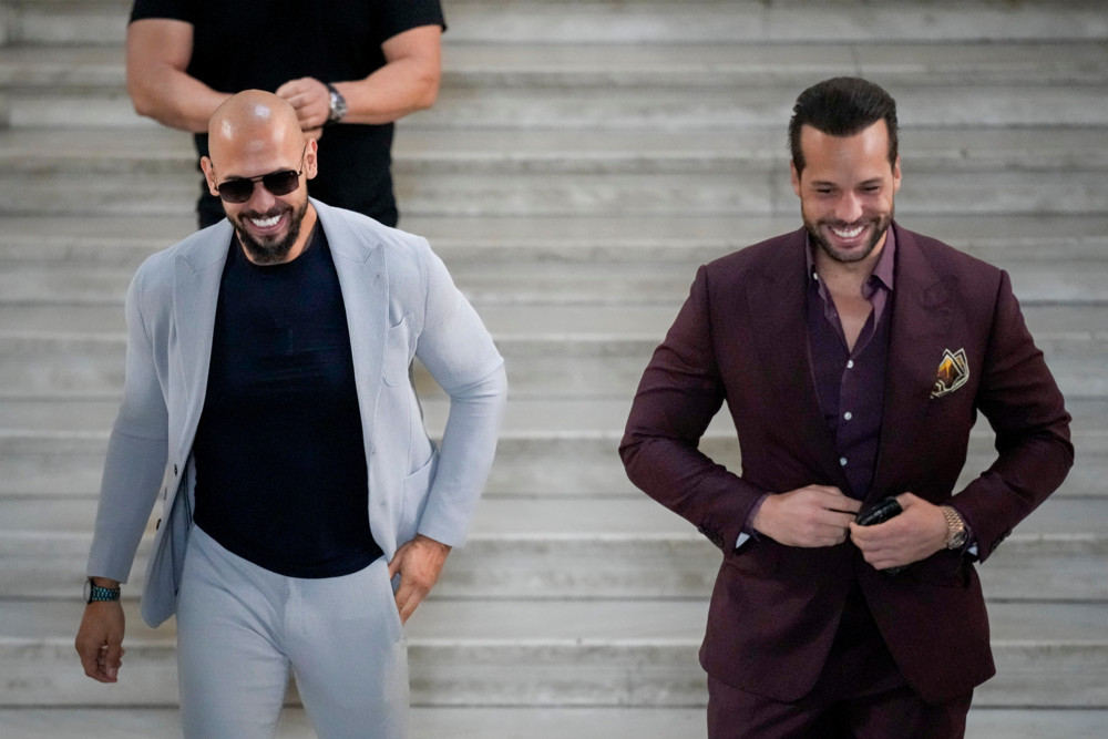 Trotz Missbrauchsvorwürfen  / Staatsanwaltschaft: Tate-Brüder dürfen Rumänien verlassen