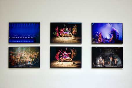 „Dialogue“ / Eine Vernissage ohne ihren Künstler – und die Frage nach dem Wert der Kunst