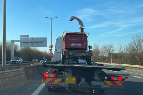 Schifflingen/Foetz / Schwerer Unfall: Arbeiter gerät mit dem Arm in einen Häcksler und schwebt in Lebensgefahr
