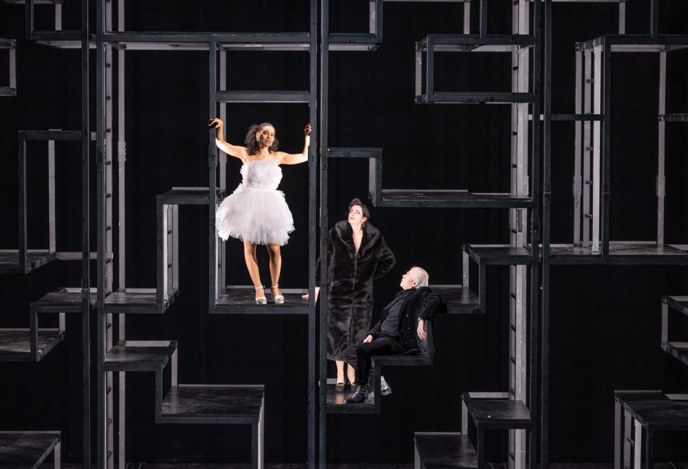 „Dreigroschenoper“ im Grand Théâtre / „Die Welt ist arm, der Mensch ist schlecht, da hab’ ich eben leider recht!“