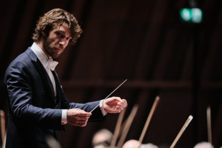 Entt&auml;uschte: der Dirigent Laurenzo Viotti