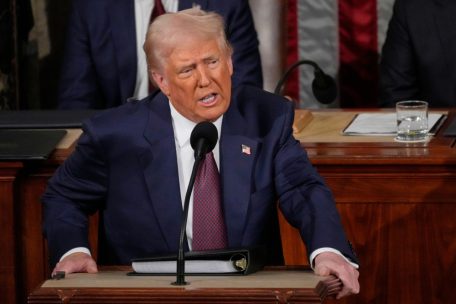 Ukraine-Krieg / Trump droht Russland mit Sanktionen und fordert Verhandlungen
