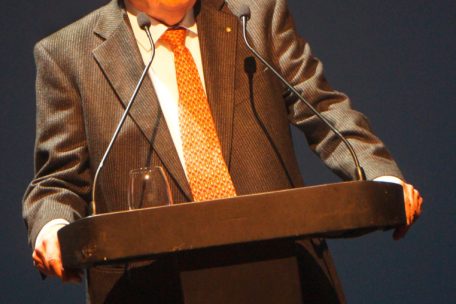 Ernest Breuskin hielt einen ausführlichen Rückblick auf die Geschichte des EHTL