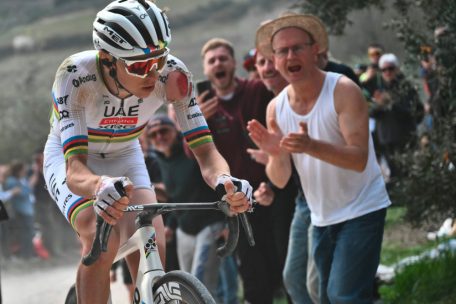Radsport / Blut, Schweiß und Titel: Pogacar dominiert auch im neuen Jahr