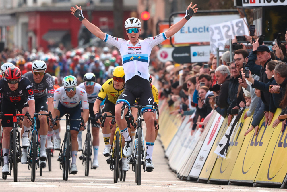Paris-Nice / Merlier der „beste Sprinter der Welt?“ Belgier gewinnt 1. Etappe – Kirsch und Pedersen enttäuschen