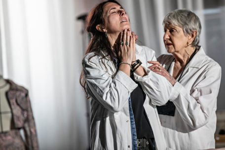 Selon la metteuse en sc&egrave;ne,&nbsp;le spectacle r&eacute;ussit &agrave; &bdquo;amener des personnes dans un rapport plus commun&ldquo;