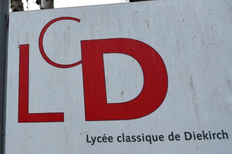 Lycée classique de Diekirch / Drogenprävention: Beamte und Hundestaffel inspizieren Schüler und beschlagnahmen Cannabis