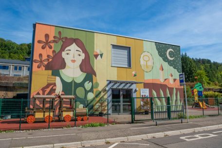 Die Annexe 4 der Brillschule (Foto von 2022) steht auf CFL-Gelände. Künftig will die Eisenbahngesellschaft dort Wohnungen bauen.