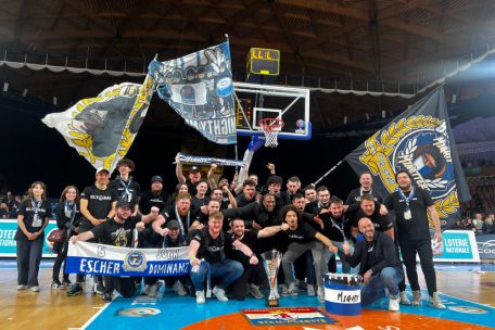 „5 Joer Escher Dominanz“ auf den Tribünen: Die Mighty Minetter sorgten auch beim Pokalendspiel für hervorragende Stimmung