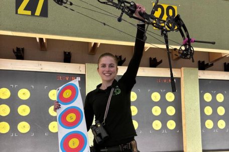 Bogenschießen / Mariya Klein-Shkolna stellt einen doppelten Landesrekord auf