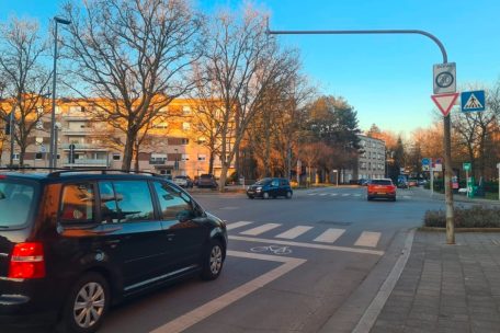 Keine Vorfahrt haben die Verkehrsteilnehmer in der rue Jean-Pierre Michels 