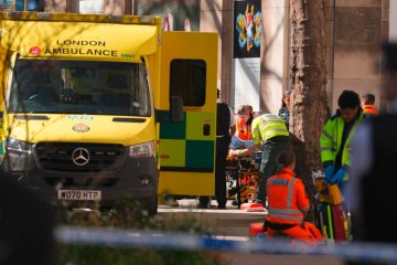 Großbritannien / Eine Tote in London: Fahrzeug fährt in eine Gruppe Fußgänger