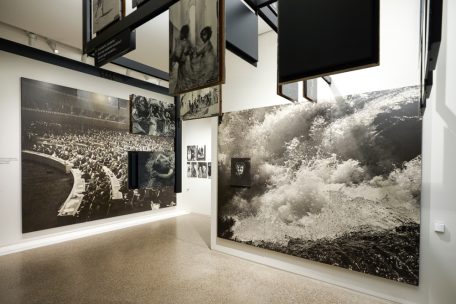 Wird 70: die Fotoausstellung &bdquo;The Family of Man&ldquo;