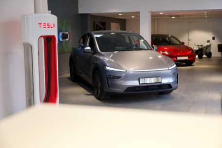 Zwischen Innovation und Ideologie: Viele Fahrer ringen mit der Frage, ob sich Produkt und Persönlichkeit des CEO trennen lassen