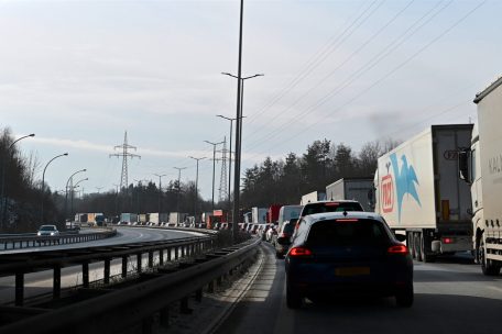 Geduld angesagt / Unfall auf der A1 – Sieben Kilometer Stau vor Tunnel Howald