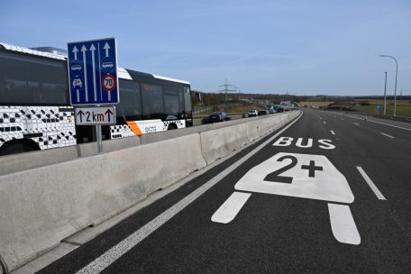 Mittels Piktogrammen ist die Spur kenntlich gemacht worden