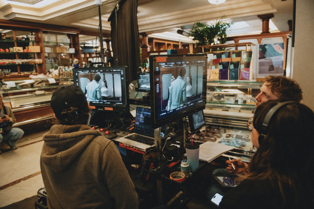Film / Die angebissene Kaiserin: Ein Besuch am Set von „Die Blutgräfin“ in Luxemburg