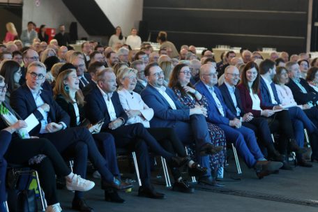 Die CSV-Parteigranden in der ersten Reihe